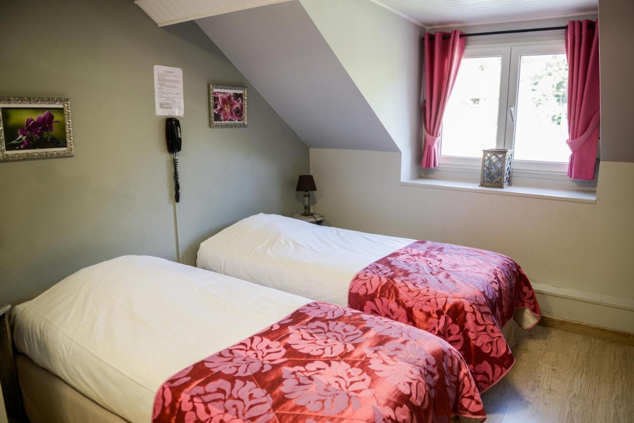 Logis Le Saint Hubert Hotell Haybes Eksteriør bilde
